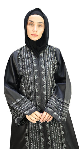 عباية أنيقة مطرزة يدوياً بالخرز